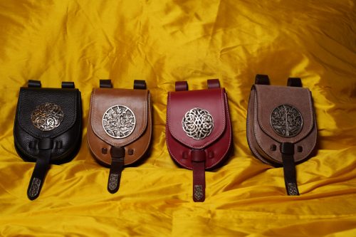 Belt bag with metal fittings