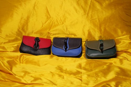 Belt bag with horn lock