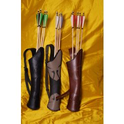 Short quiver with back straps